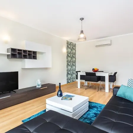 Privilege Buddha With Rooftop Pool, Village Marina - Appartement Olhão